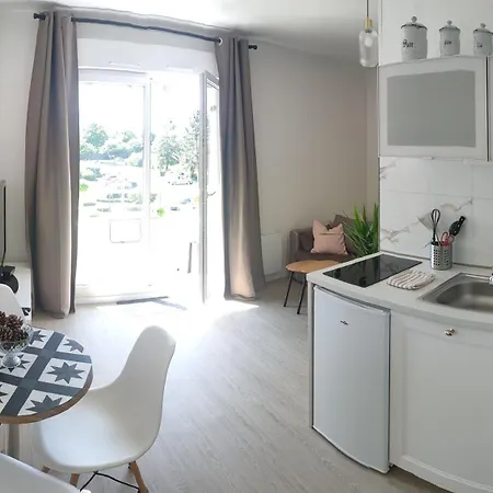 Le Doux Viking, Balcon & Parking Prive Proche Zenith アパート カーン