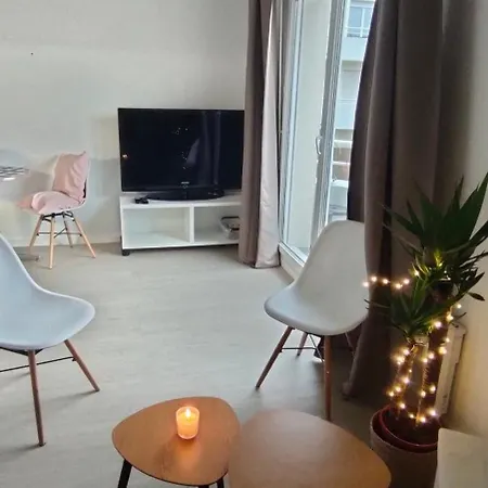 Le Doux Viking, Balcon & Parking Prive Proche Zenith דירה *