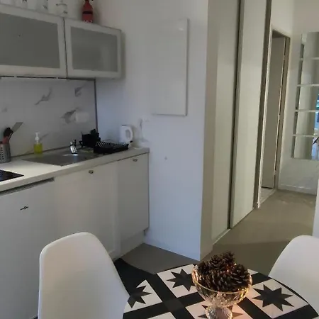 Le Doux Viking, Balcon & Parking Prive Proche Zenith קאין